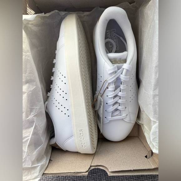 Brand new Adidas Advantage 2.0 Sneakers 8.5 β with tag on and original box ! - Picture 10 of 11